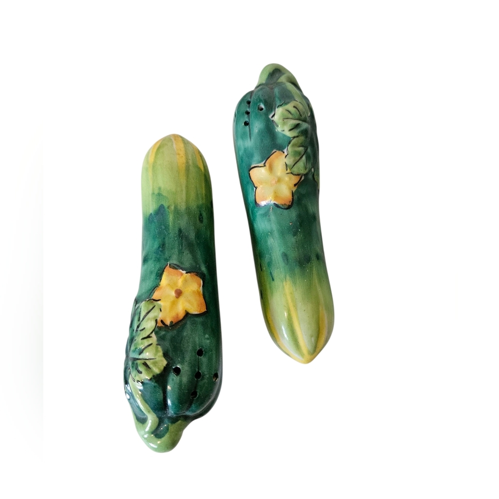 Hinode Vintae Green Ceramic Cucumber Salt and Pepper Shakers.